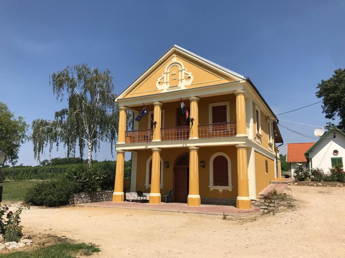 Joe Bacsi Rezidenciaja Apartment Kisharsány Екстериор снимка