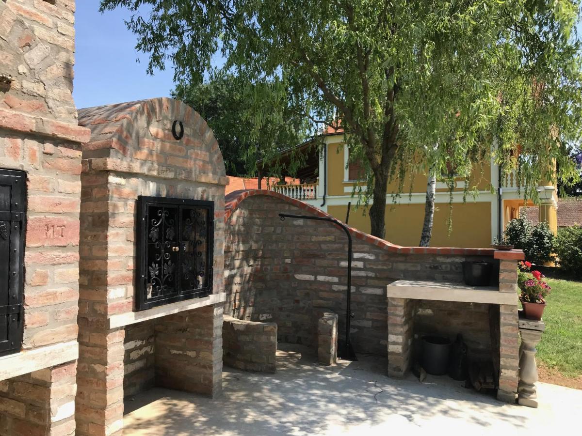 Joe Bacsi Rezidenciaja Apartment Kisharsány Екстериор снимка